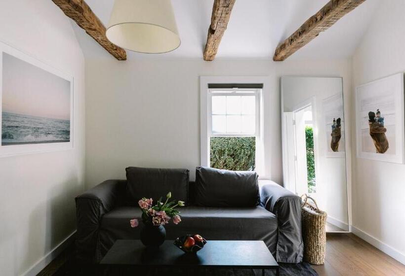 Дом 2 Спальни, The Roundtree, Amagansett