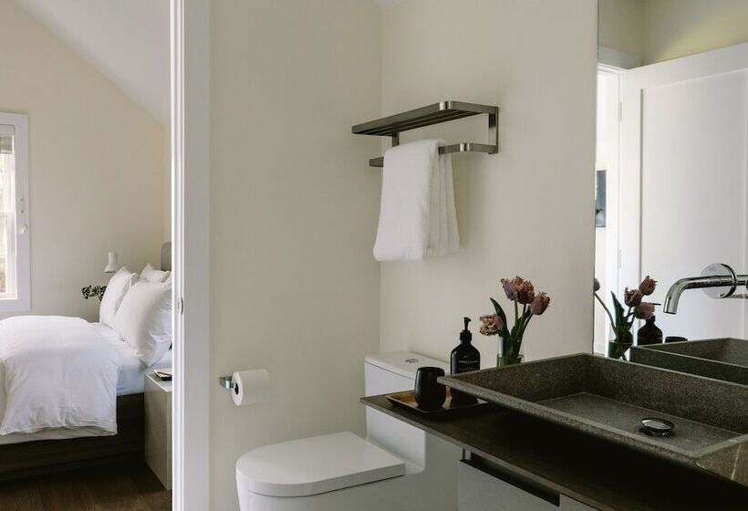 Люкс, The Roundtree, Amagansett
