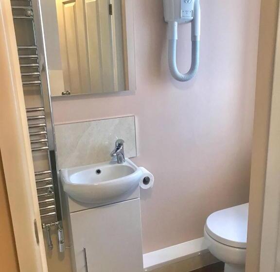 اتاق استاندارد یک نفره, Landguard House Bed Only