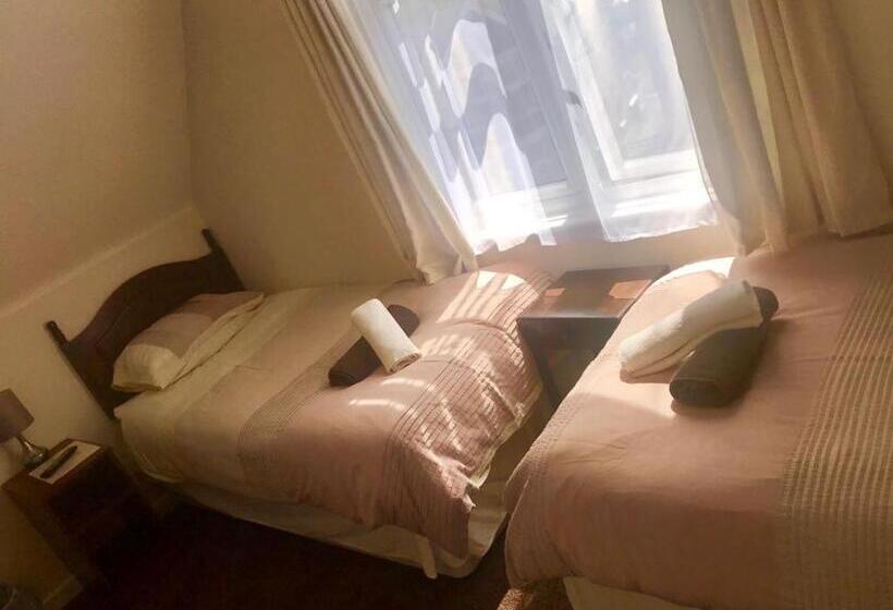 اتاق استاندارد, Landguard House Bed Only