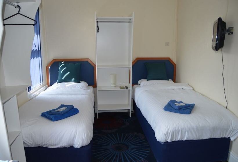 اتاق استاندارد سه نفره, Central Cove Guesthouse
