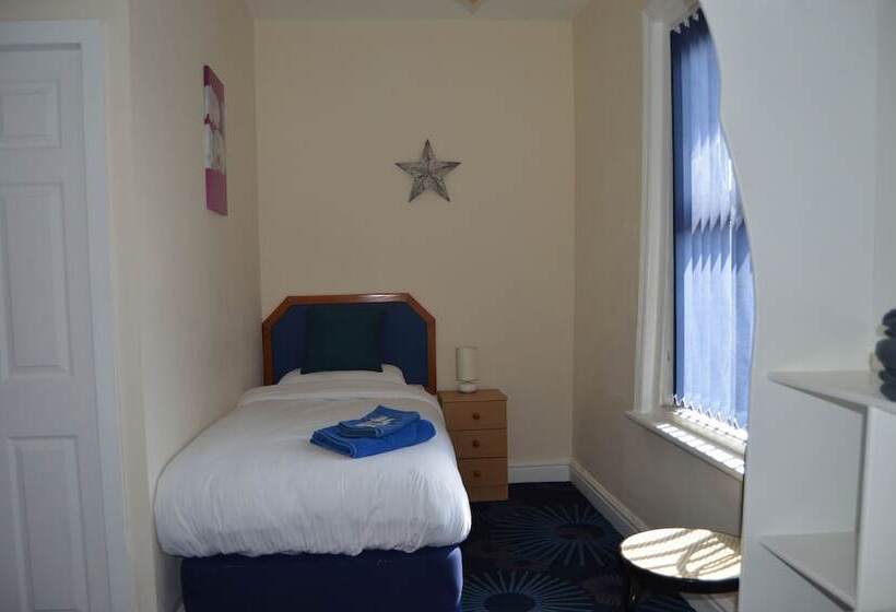 اتاق استاندارد سه نفره, Central Cove Guesthouse