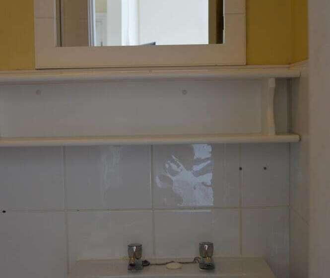 اتاق استاندارد سه نفره, Central Cove Guesthouse