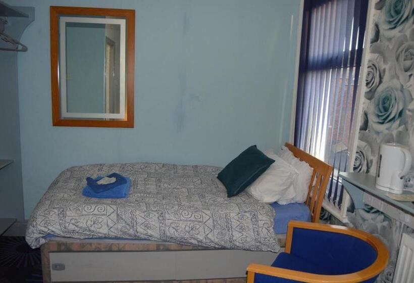 اتاق کلاسیک سه تخته, Central Cove Guesthouse