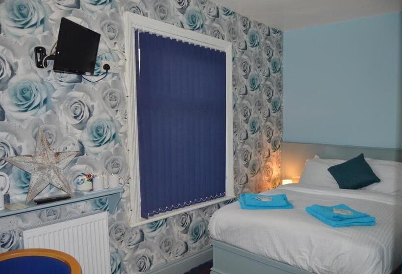 اتاق کلاسیک سه تخته, Central Cove Guesthouse