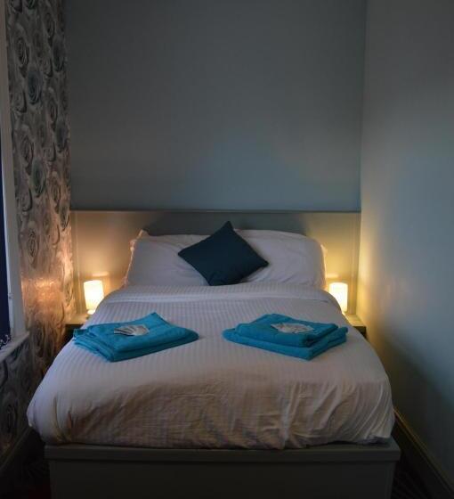 اتاق کلاسیک سه تخته, Central Cove Guesthouse