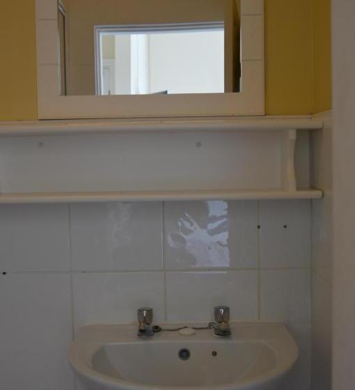 اتاق استاندارد سه نفره, Central Cove Guesthouse