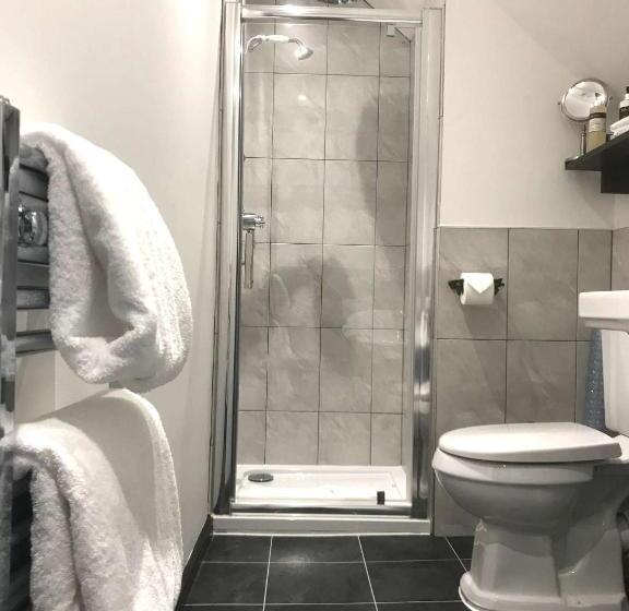 Полулюкс, Edinbane Lodge