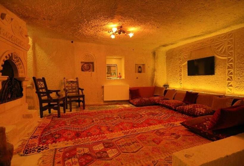 اتاق استاندارد سه نفره, Iris Cave Cappadocia