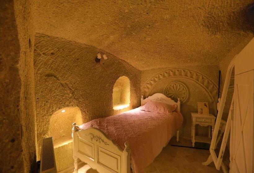 اتاق استاندارد سه نفره, Iris Cave Cappadocia