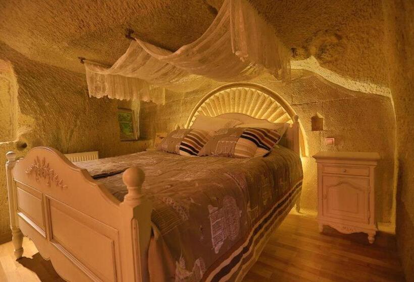 اتاق استاندارد سه نفره, Iris Cave Cappadocia