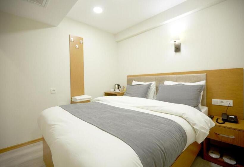 اتاق خانوادگی, Kartal Palace Taksim Square Fami̇ly