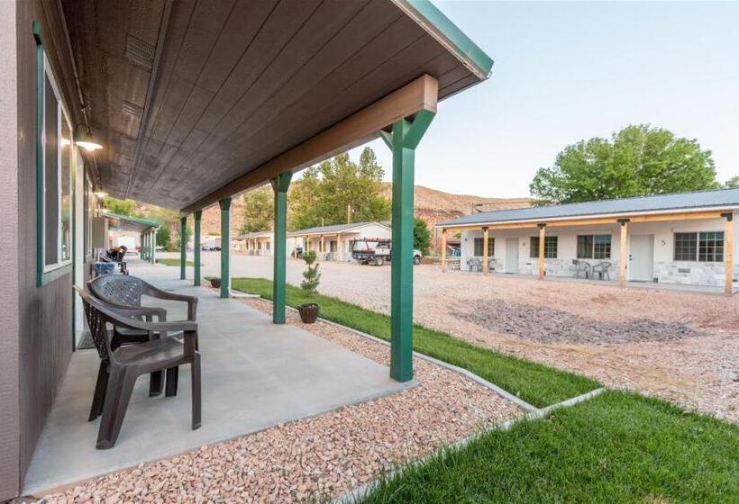 Четырехместный Номер Стандарт, Hurricane Hideaway Lodging