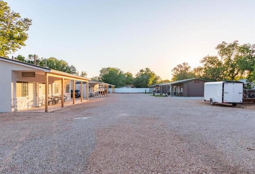 Номер Стандарт, Hurricane Hideaway Lodging