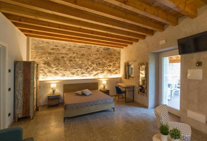 Трехместный Номер Стандарт Вид на Сад, Agriturismo Casarai
