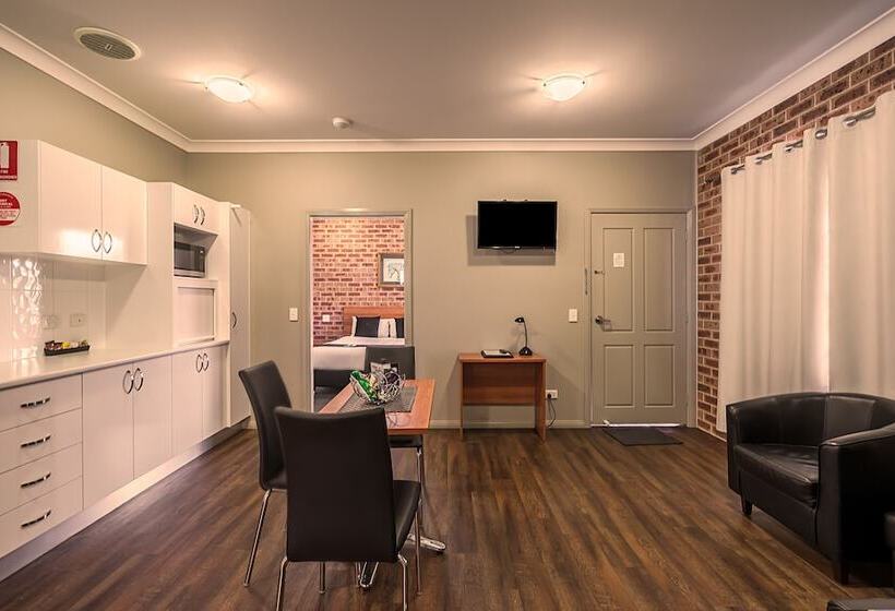 Апартаменты 2 Спальни, Akuna Motor Inn And Apartments