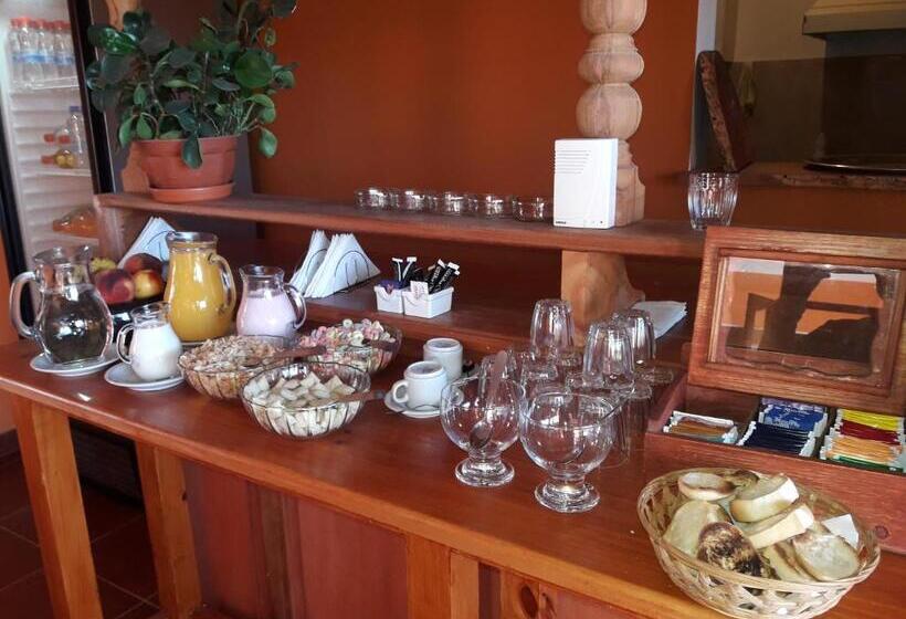 اتاق استاندارد سه نفره, Alto Del Valle Cafayate