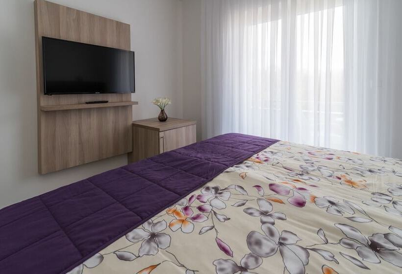 اتاق اساندارد با چشم‌انداز جانبی به دریا, Apartments & Rooms Lavanda
