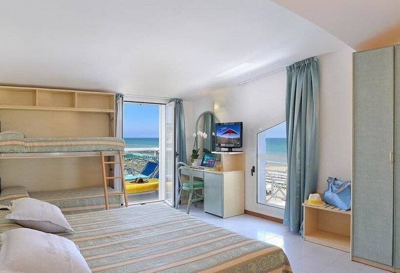 Standard Quadruple Room Sea View, Cigno D'oro