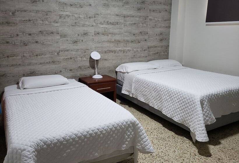 标准三人间, Dc Suites Aeropuerto