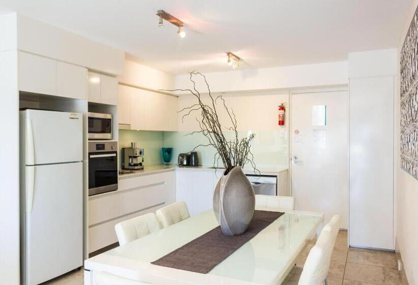 ２ベッドルームのスーペリアアパートメント, Bayview Beachfront Apartments, In Town Right On The Beach