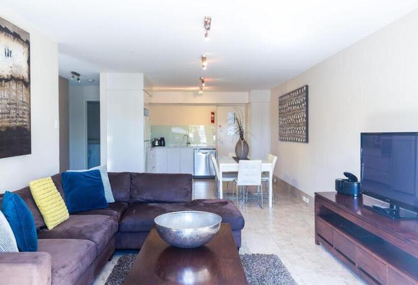 ２ベッドルームのスーペリアアパートメント, Bayview Beachfront Apartments, In Town Right On The Beach