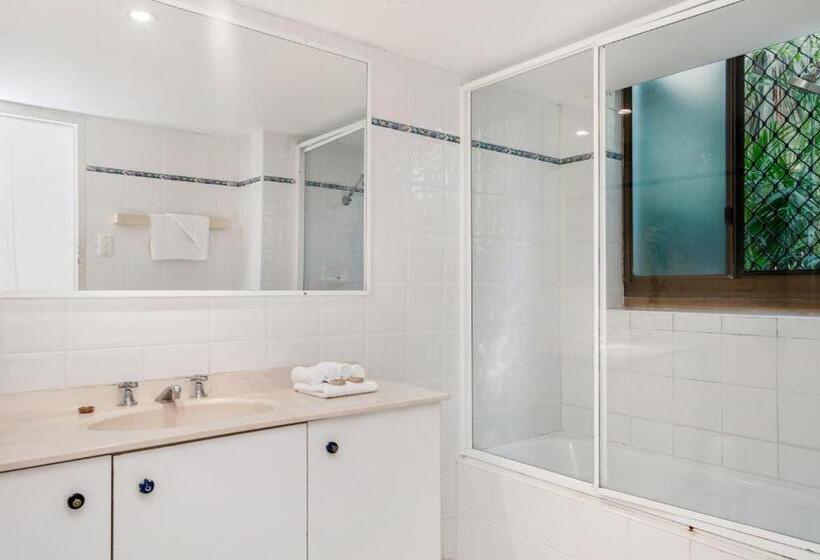 アパートメント・エコノミー2寝室, Bayview Beachfront Apartments, In Town Right On The Beach