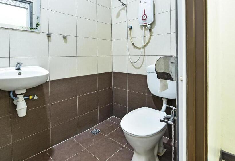 سوییت خانوادگی, Azimaju Guesthouse