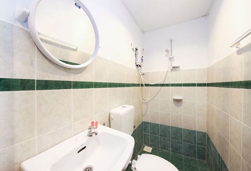 سوییت سوپریور, Azimaju Guesthouse