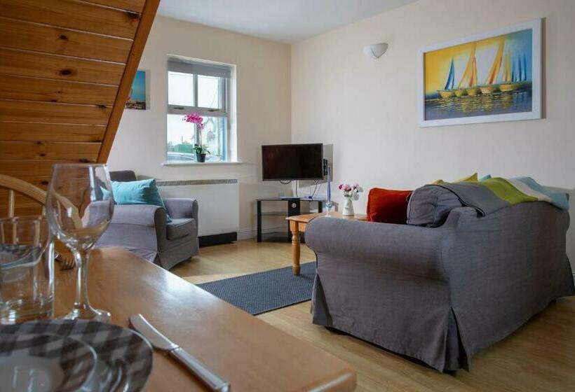 Апартаменты 1 Спальня, The Wooden House   Room Only Accomodation