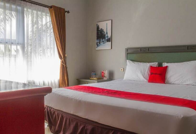 Номер Economy, Reddoorz Plus @ Otista Garut