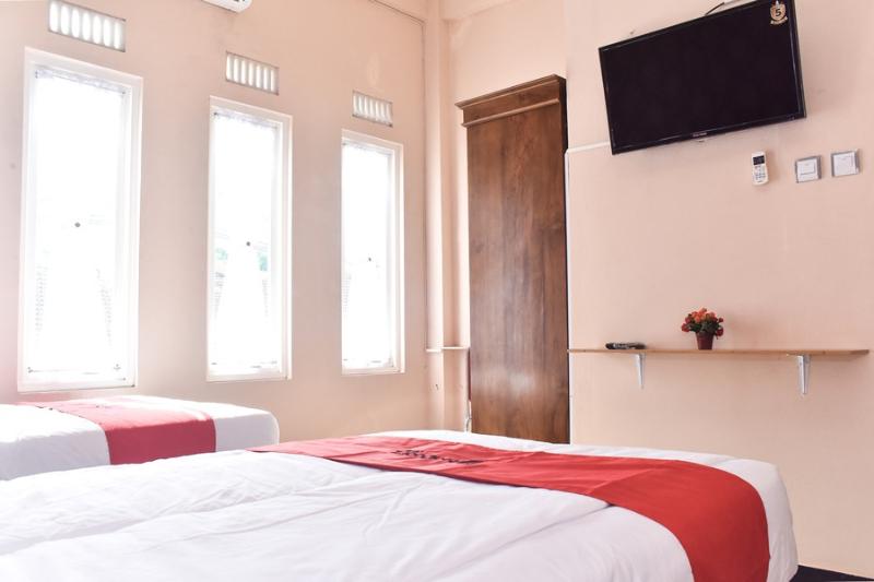 Номер Стандарт, Reddoorz Syariah Near Batu Night Spectacular