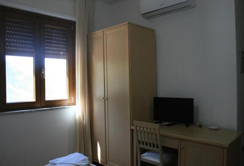 اتاق استاندارد, Il Podere Dell Angelo Old Country House