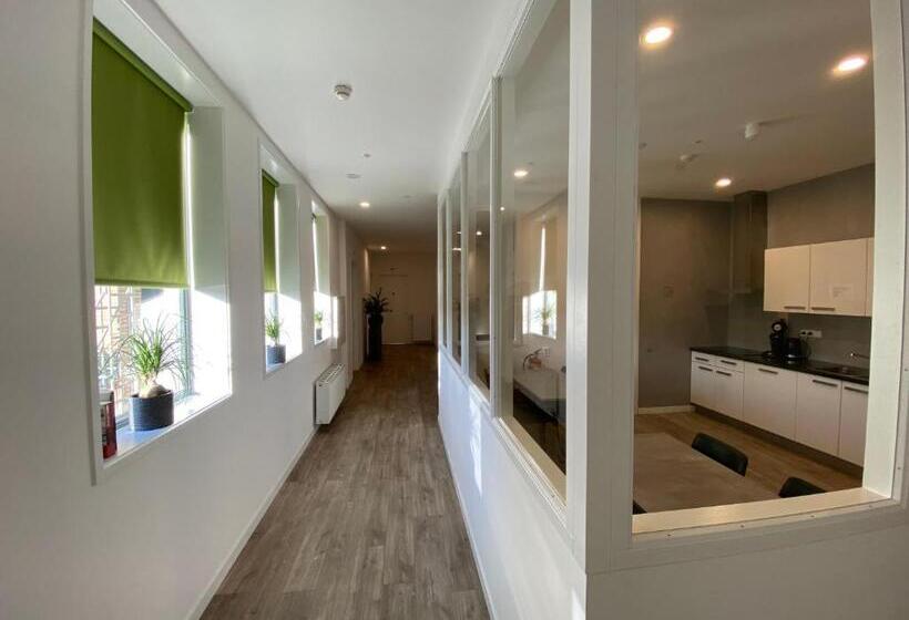 标准单人间共用浴室, Short Stay Wageningen
