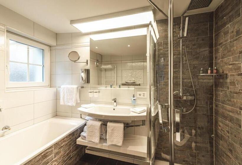 Полулюкс, Boutique Hotel Albana Real   Restaurants & Spa