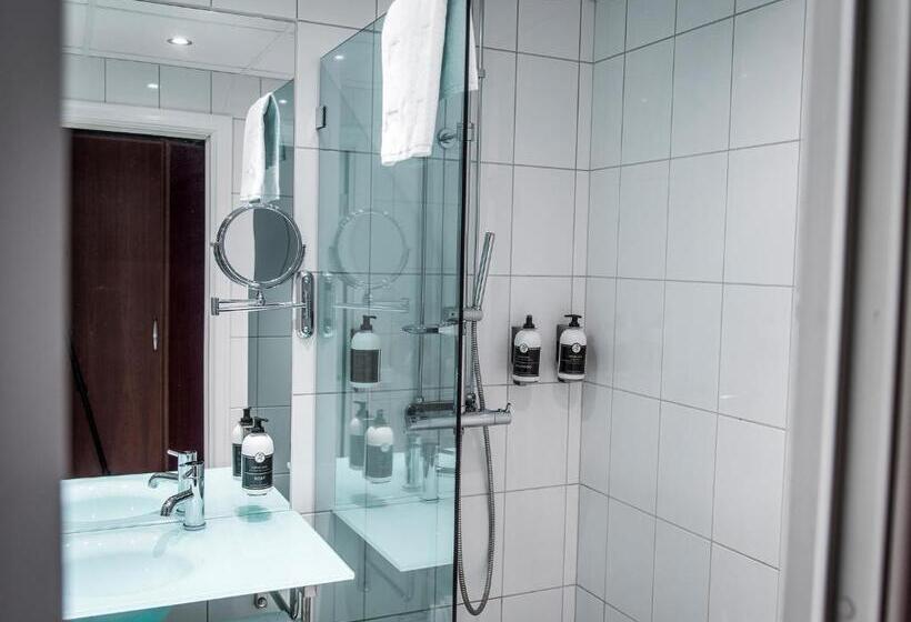 Номер Стандарт, Varbergs Stadshotell & Asia Spa