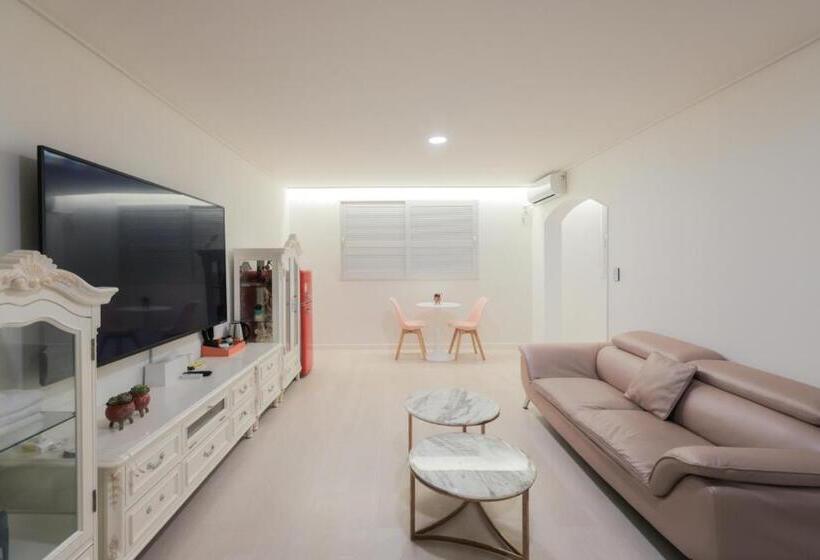 Family Suite, Elysian
