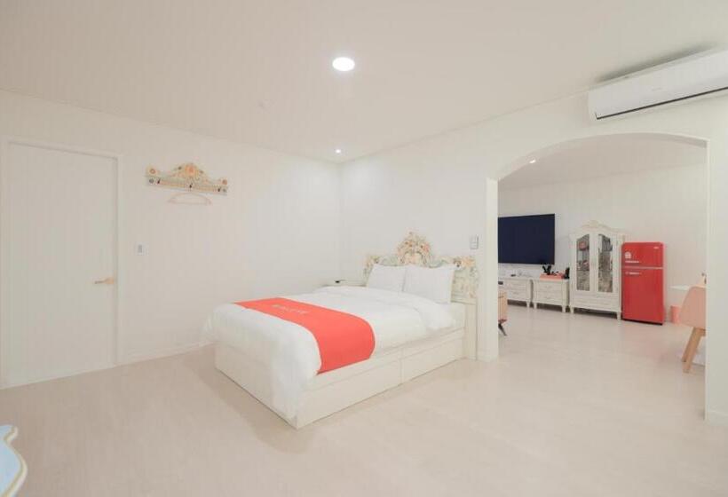 Family Suite, Elysian