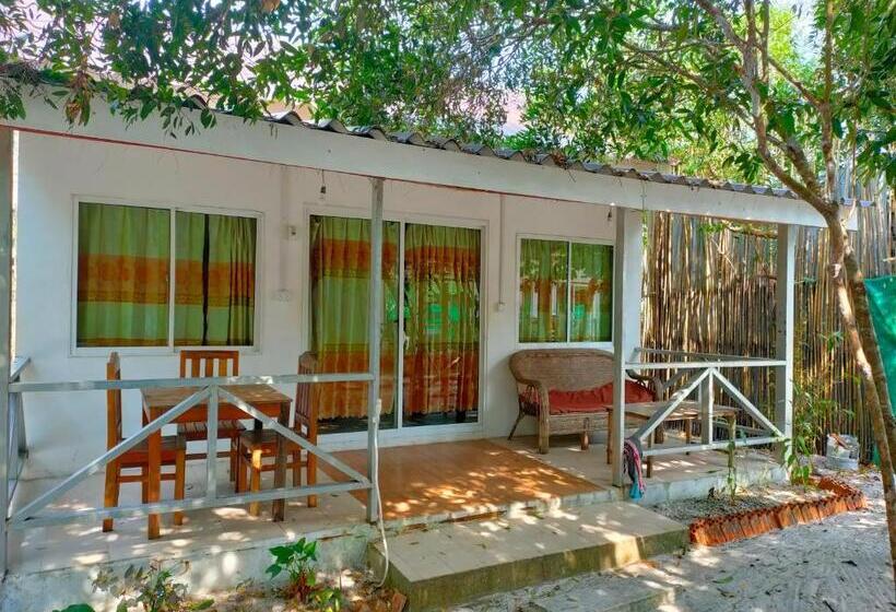 اتاق خانوادگی, Sweet Time Bungalows