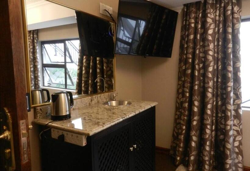 اتاق لوکس, Kosmos Lodge