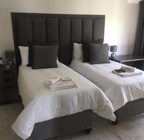 اتاق لوکس با چشم‌انداز باغ, Kosmos Lodge