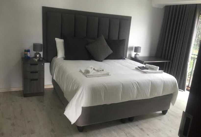 اتاق لوکس با چشم‌انداز باغ, Kosmos Lodge