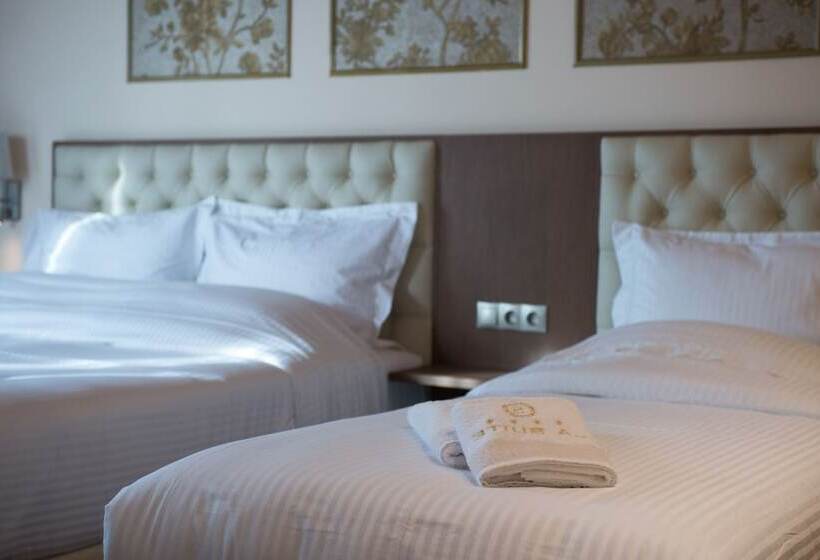 Трехместный Номер Deluxe, La Suite Boutique Hotel & Spa