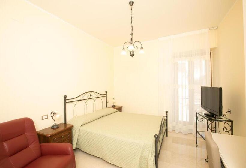اتاق استاندارد چهار تخته, B&b Ponte Capograssi