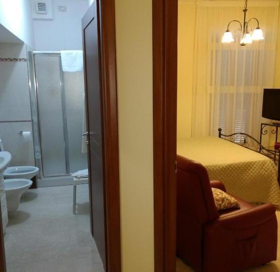 اتاق استاندارد چهار تخته, B&b Ponte Capograssi