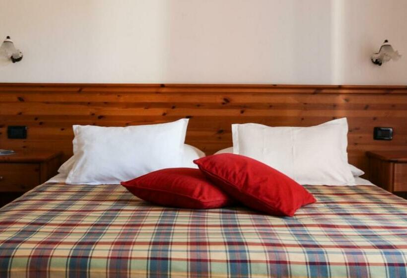 Quarto Estandar, Garni Civetta