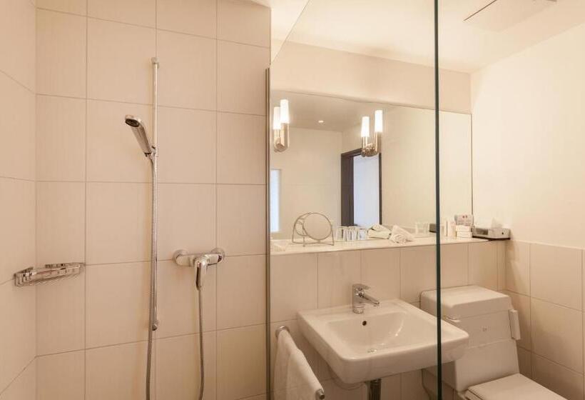 اتاق استاندارد با بالکن, Weisses Rössli Swiss Quality