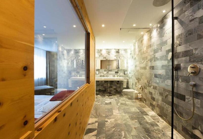 سوییت با چشم‌انداز کوه, Sporthotel Pontresina