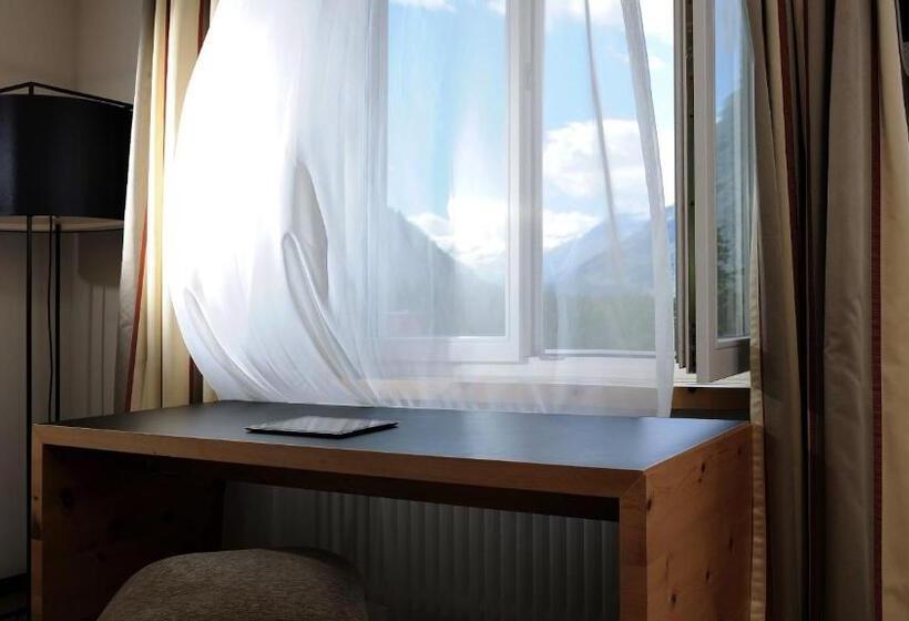 سوییت با چشم‌انداز کوه, Sporthotel Pontresina