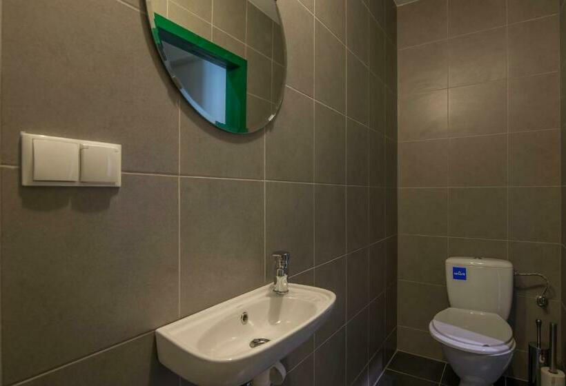 Семейный Номер, 110 Hostel